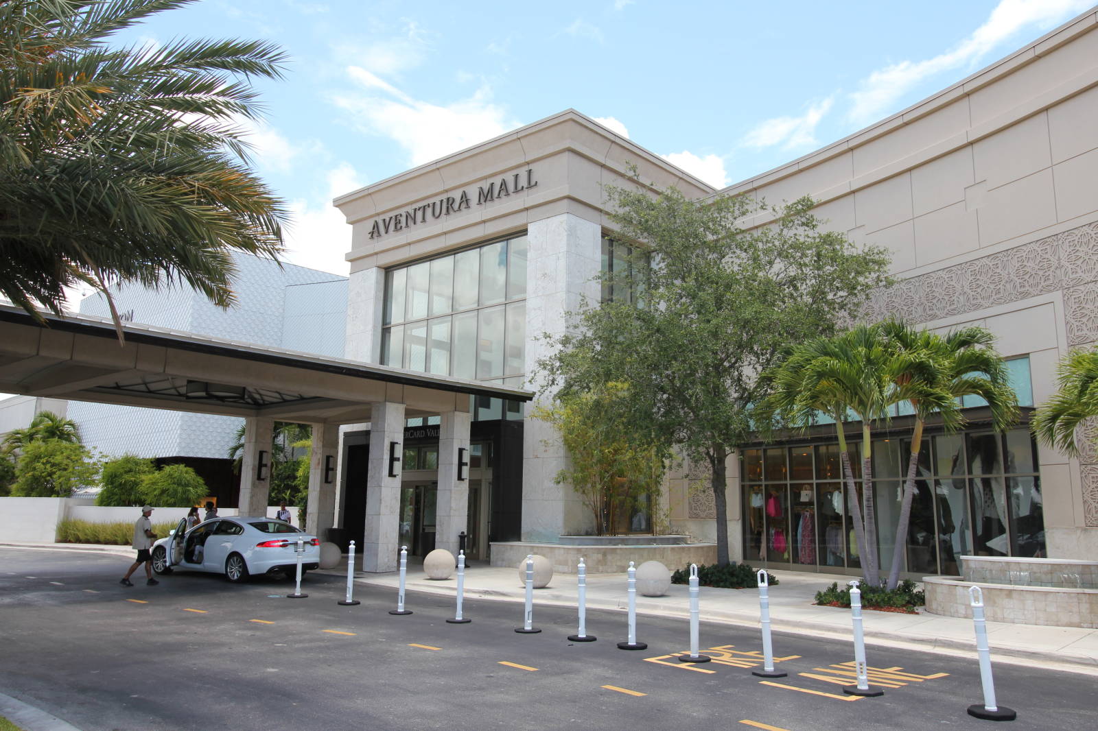 Aventura Mall is one of the best places to shop in Miami